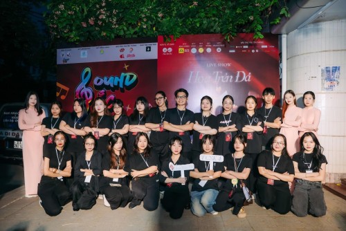 “HOA TRÊN ĐÁ”: Khi sinh viên làm nghệ thuật vì cộng đồng