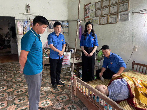 Á hậu Đỗ Thu Hiền đồng hành cùng Đại học khoa học Thái Nguyên tri ân các Anh hùng Liệt sĩ ngày 27/7