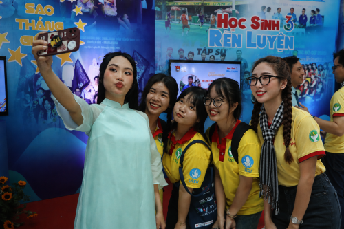 Ấm áp tình nghệ sĩ: Nguyễn Ngọc Khánh Hà đồng hành cùng dàn sao Vbiz trong chiến dịch Xuân tình nguyện