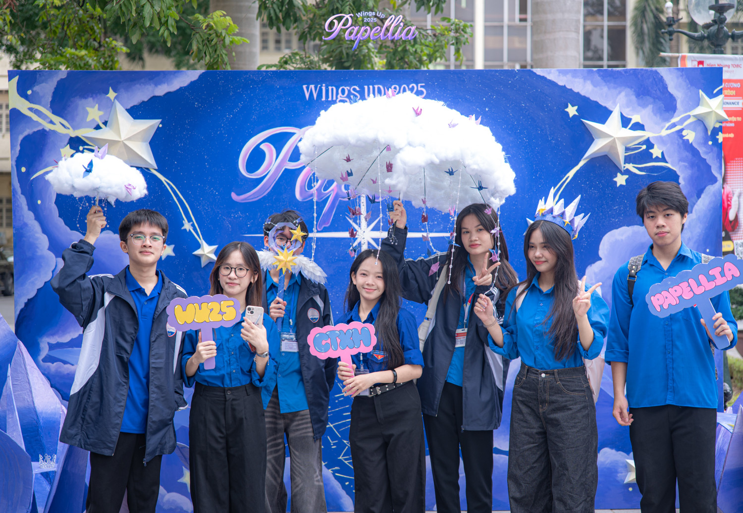 Ảnh 1 2 Các bạn sinh viên háo hức check in tại Photobooth Papellia